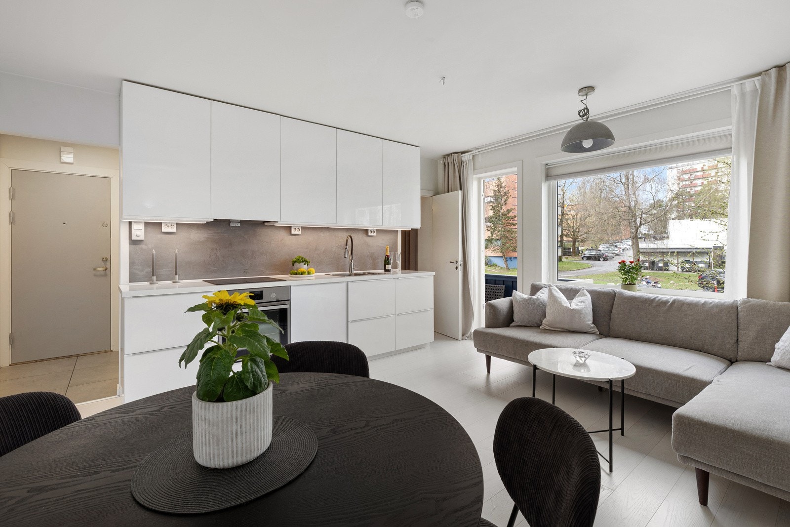 PrivatMegleren Kvadrat har gleden av å presentere Minister Ditleffs vei 5 C, en lys og trivelig leilighet med attraktiv beliggenhet. Galleribilde