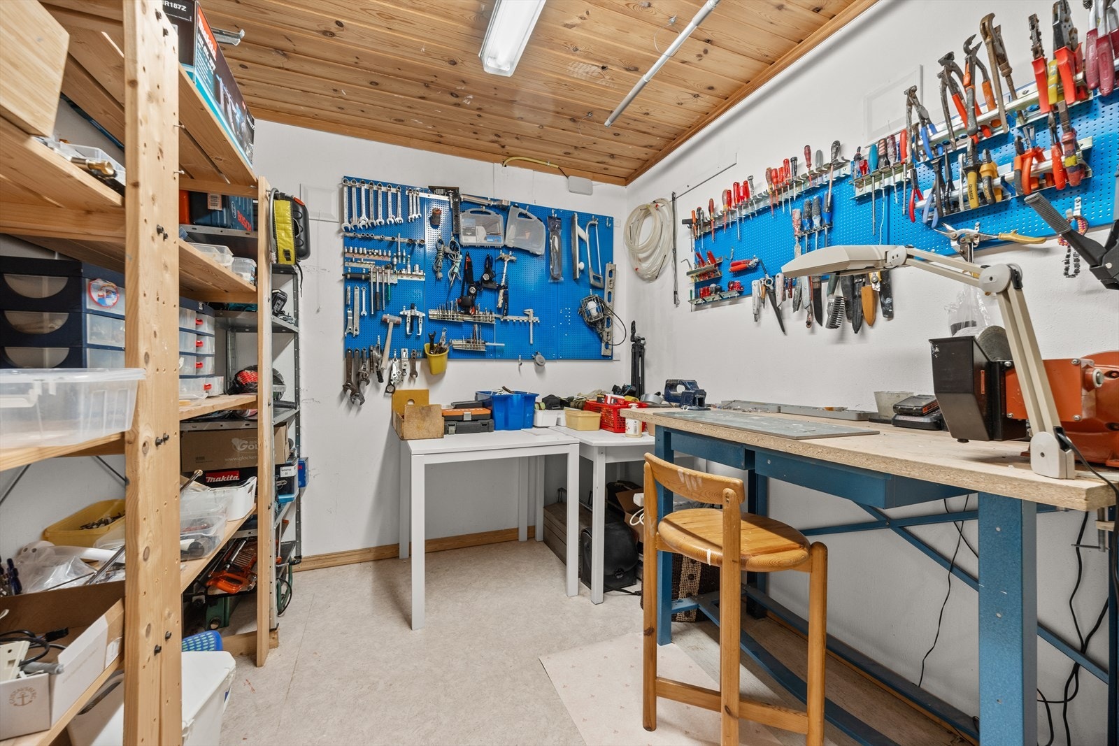 Praktisk bod i kjelleren. Galleribilde