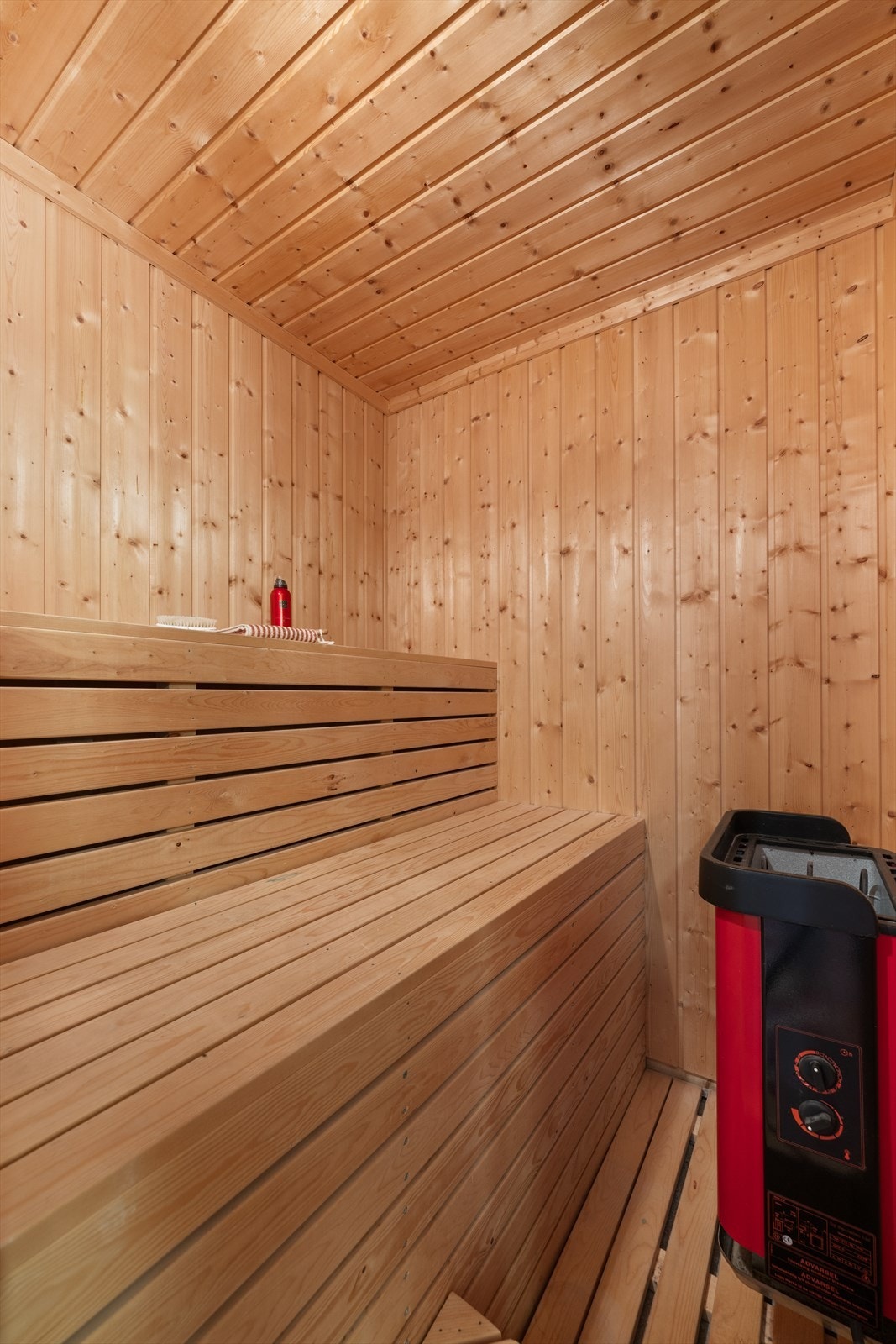 Badstue med adkomst fra badet i kjelleren. Galleribilde