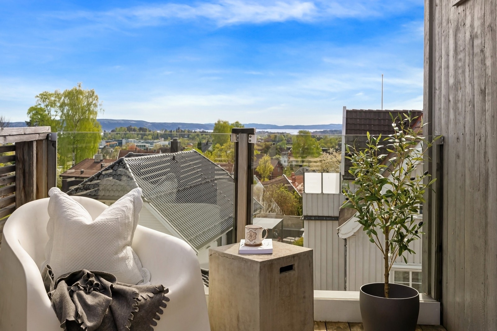 Takterrassen er på ca. 7 kvm. Galleribilde