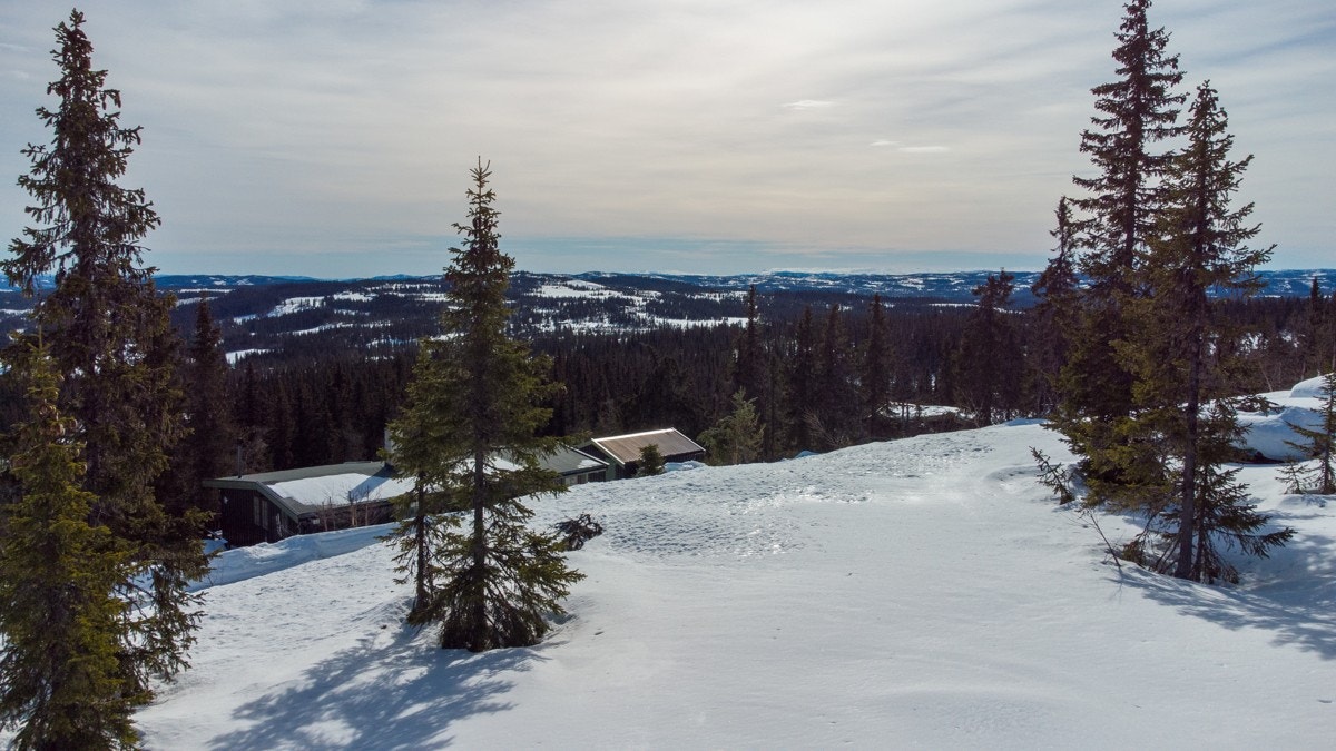 Foreløpig er det ikke vann/avløp i området, men det planlegges på sikt. Les i salgsoppgave for detaljer Galleribilde