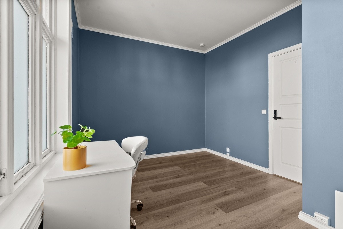 Soverommet er av god størrelse å har plass til dobbeltseng og annen møblering Galleribilde