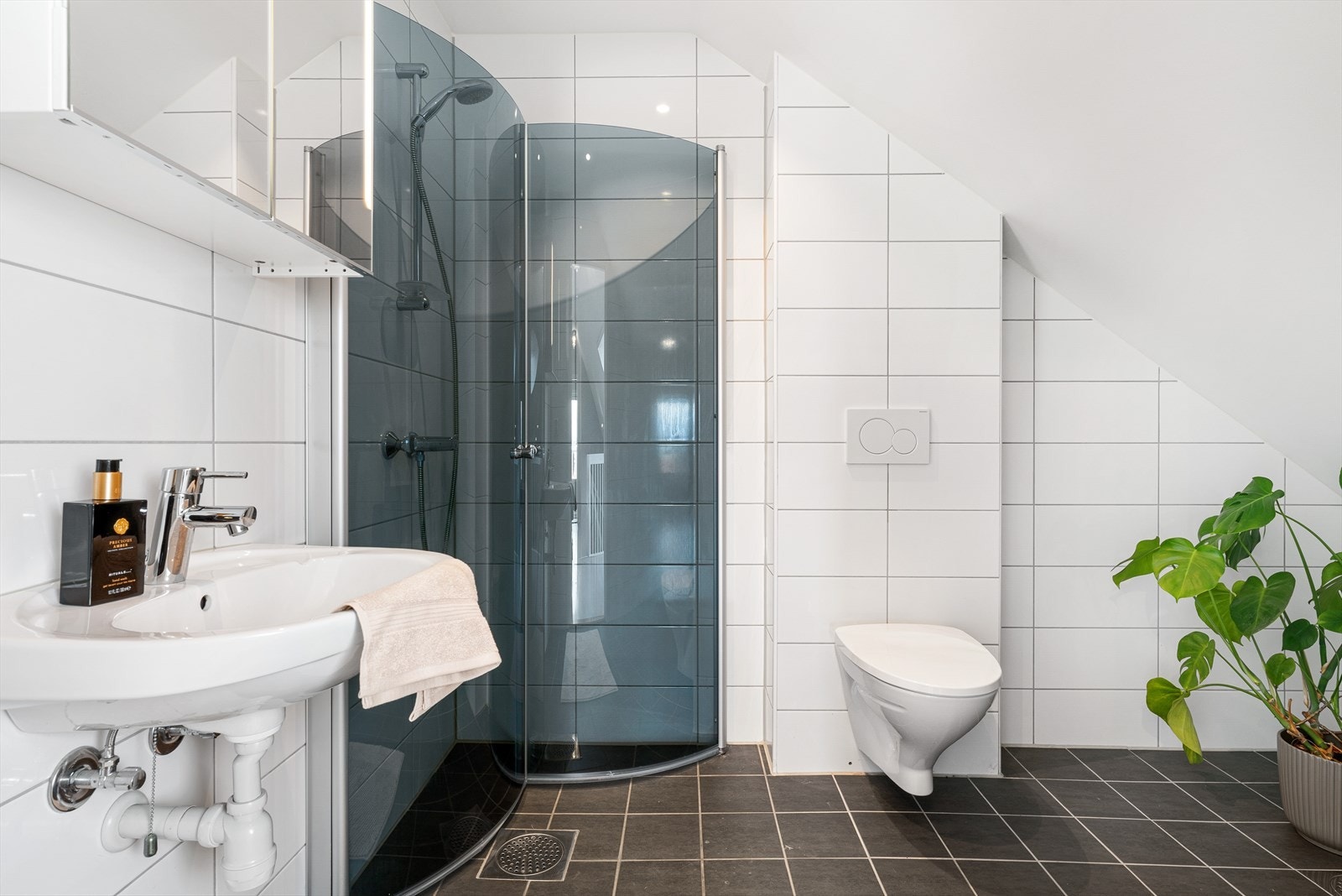 - Boligens 2. baderom måler 4,21 m² - Galleribilde