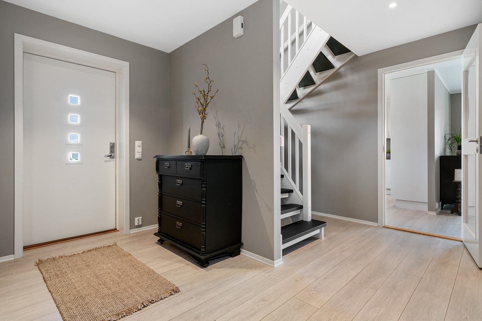 - Entreen måler 12,9m² - Galleribilde