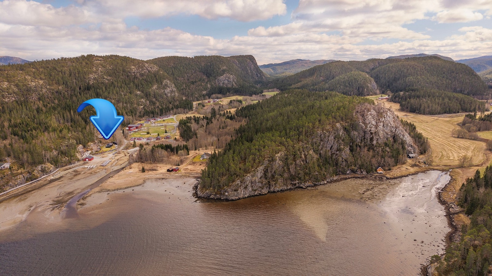 Hytta ligger ved Selnes Camping Galleribilde