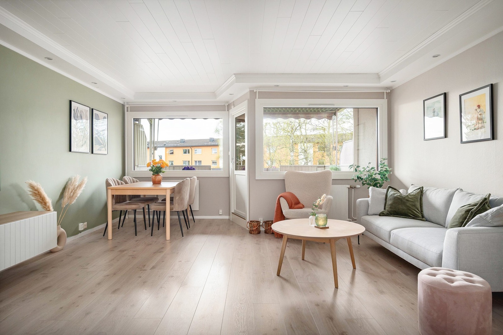 Velkommen til Oppsalstubben 2C - Presentert av Jimmy Phan v/ PrivatMegleren Oppsal. Galleribilde