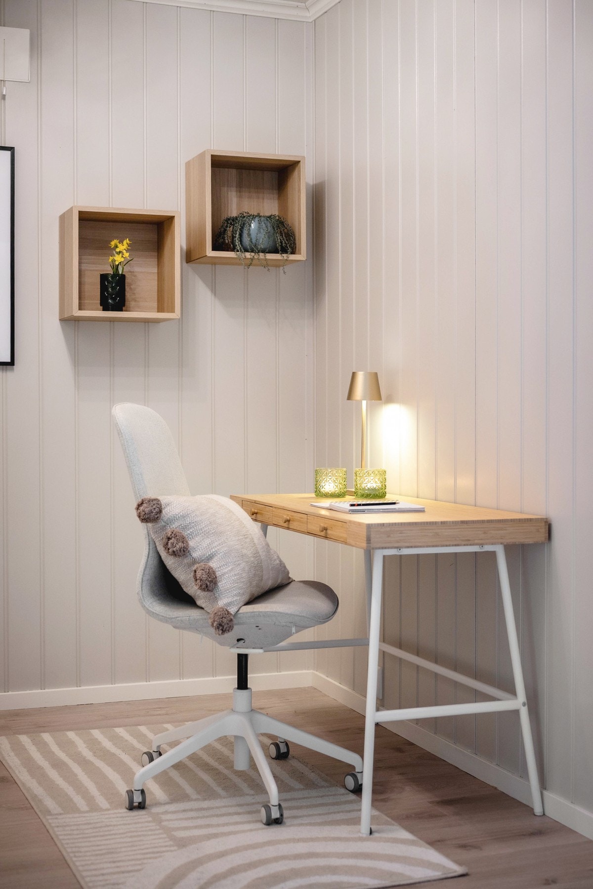 Rommet kan eksempelvis innredes som kontor/arbeidsrom eller omkledningsrom - alt etter behov. Galleribilde