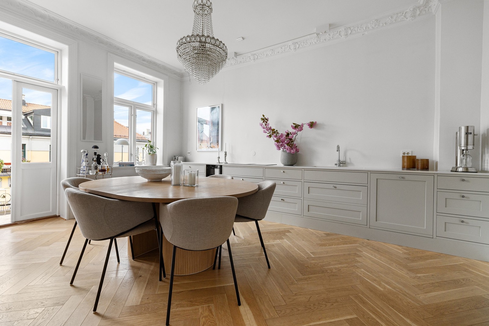 Hele leiligheten er bygget opp på nytt innvendig i 2022. Galleribilde