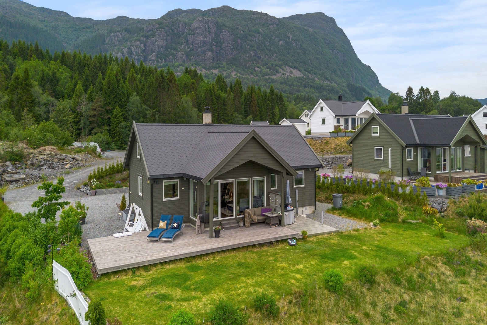 Sol fra kl.06 til 20.30 midtsommers Galleribilde