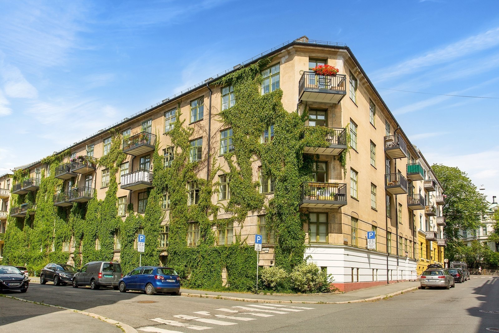 Bygården har mange klassiske detaljer. Galleribilde