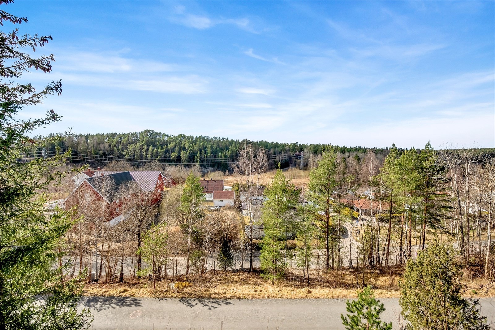 I tillegg har du kort vei til golfbane, idrettsanlegg, skoler og barnehager. Galleribilde