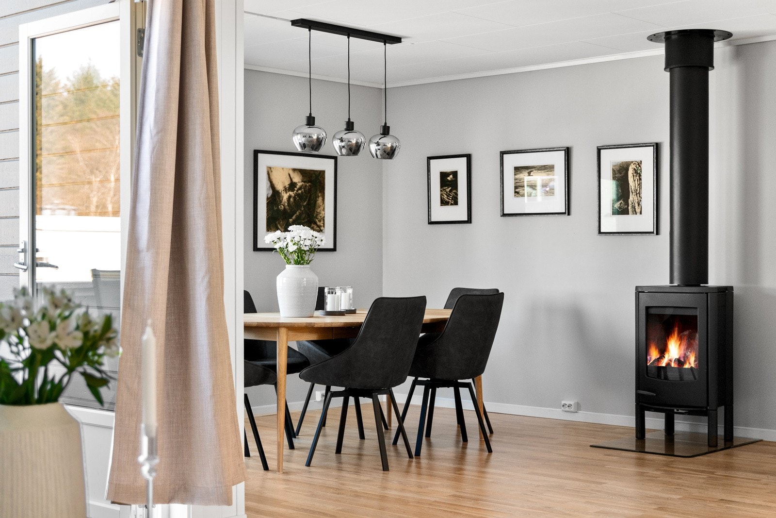 Peisovn som gir både varme og koselig stemning. Galleribilde