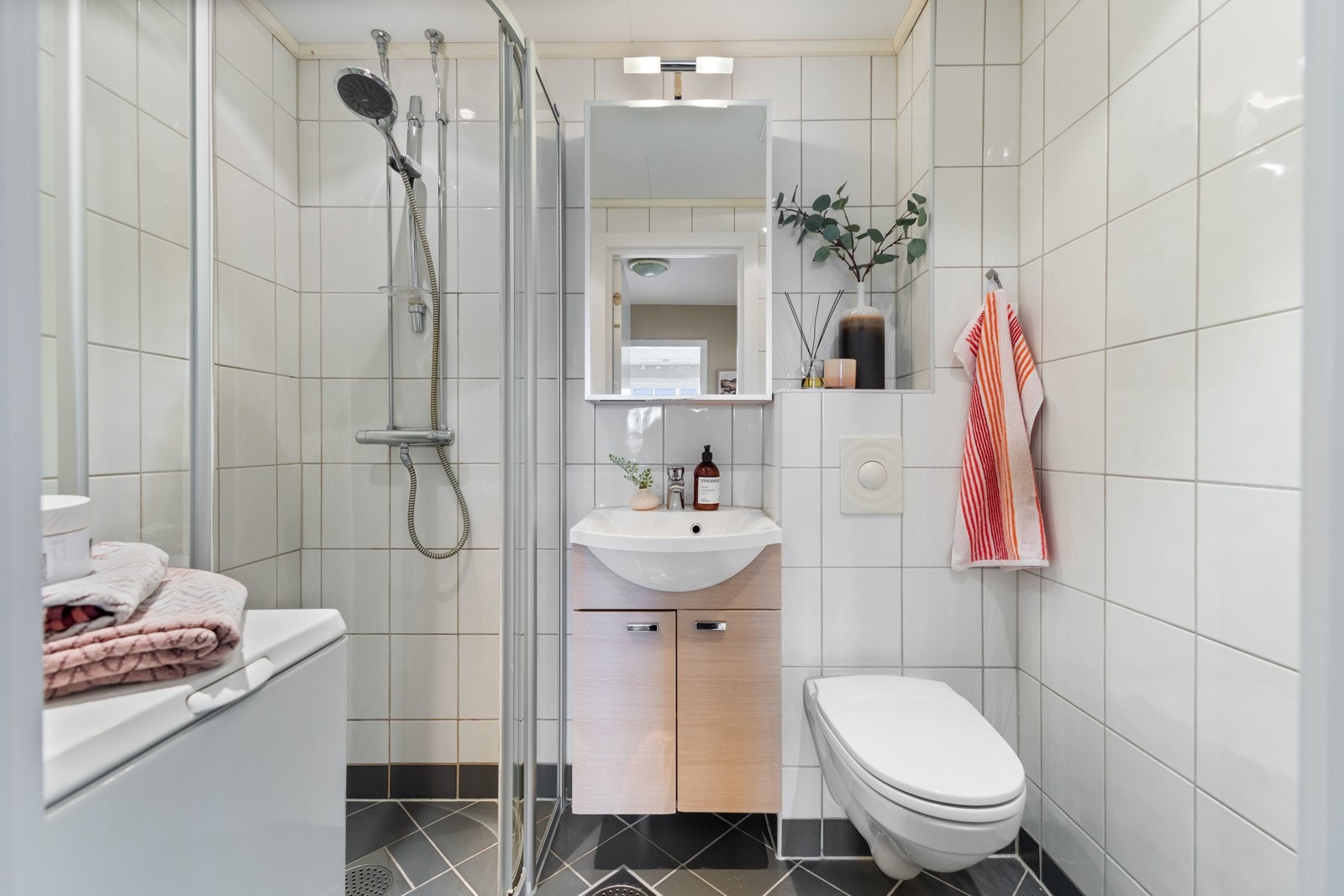 Gulvvarme og opplegg til vaskemaskin Galleribilde