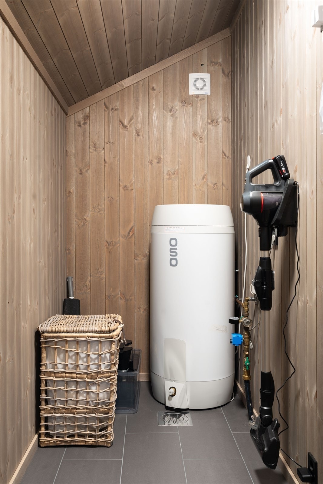 Innvendig bod/tekn.rom Galleribilde