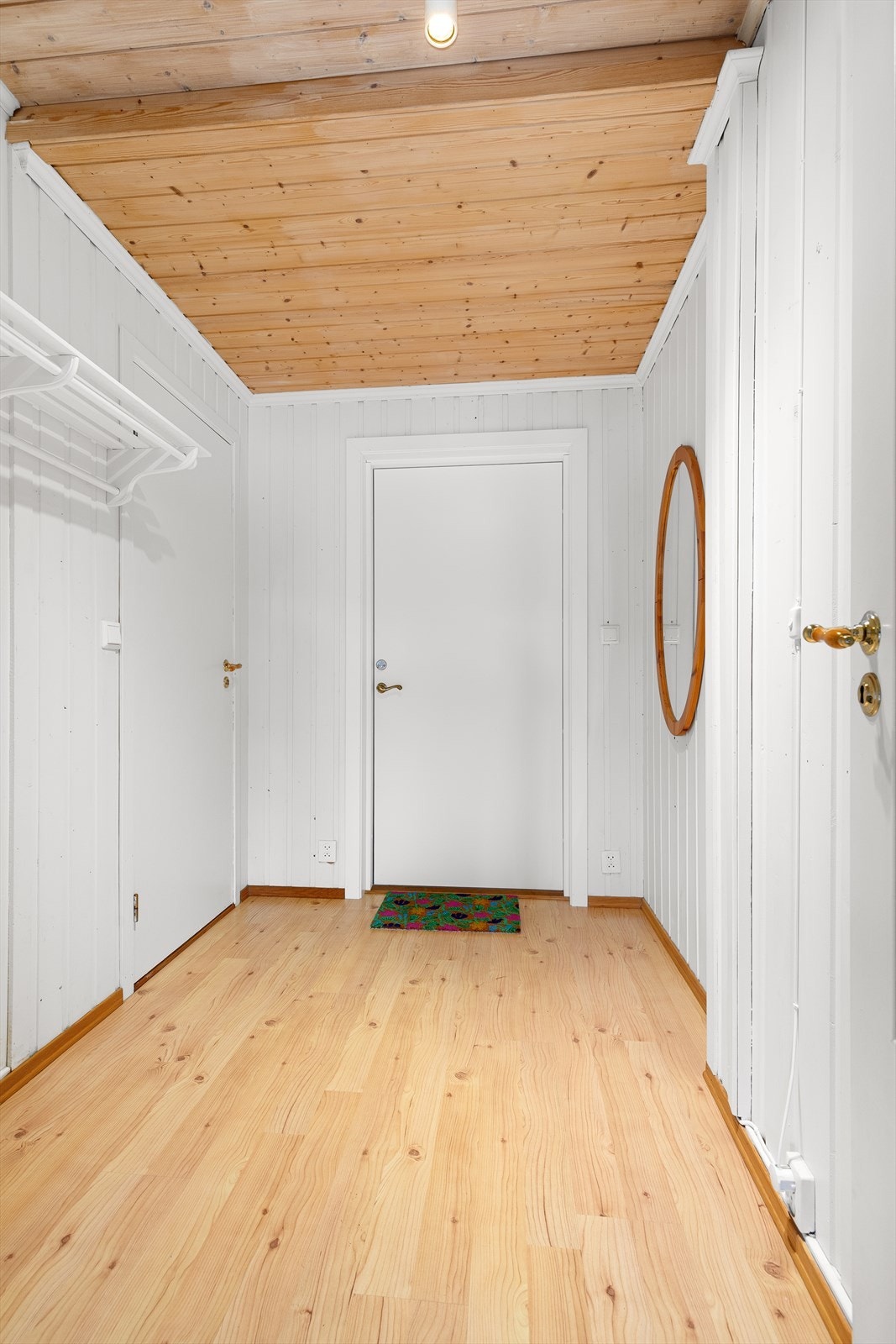 Romslig entré/ inngangsparti Galleribilde