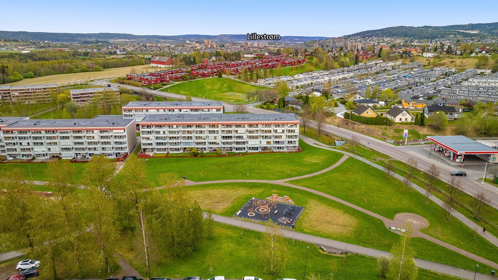 Fra boligen er det kort gangavstand til det meste du trenger i hverdagen! Galleribilde