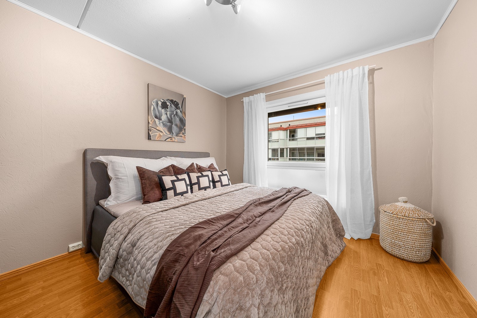 Hovedsoverom med god plass til dobbeltseng! Galleribilde