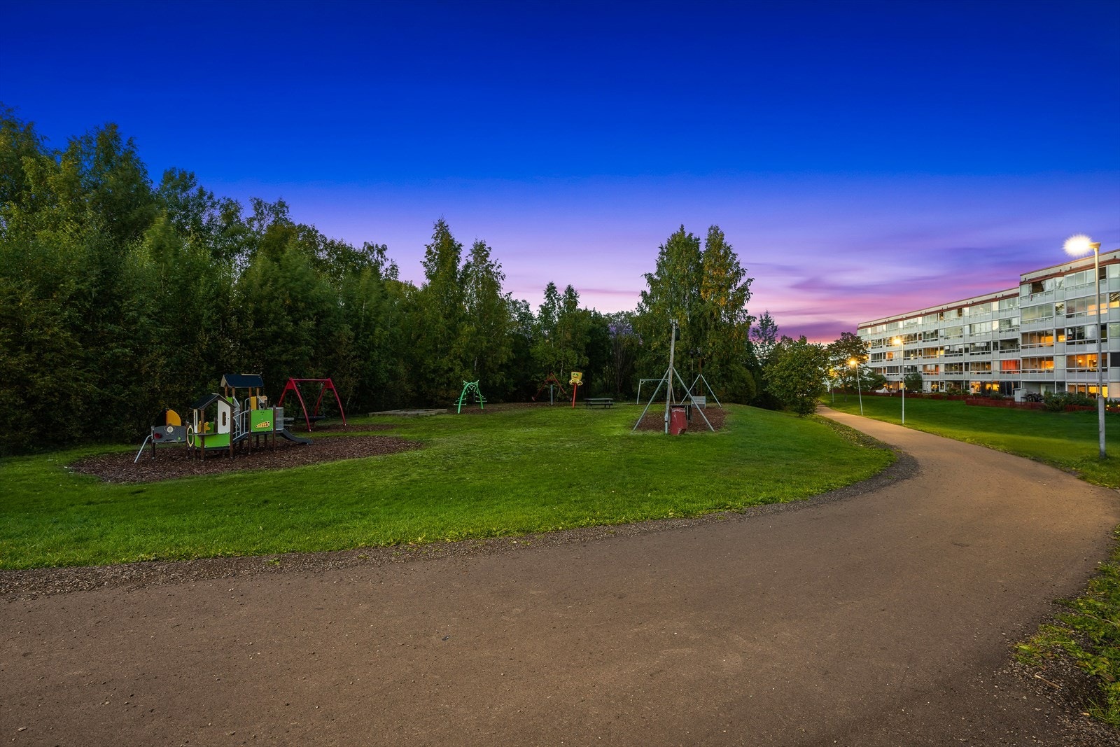 Barnevennlig området med flere lekeplasser i nærheten! Galleribilde