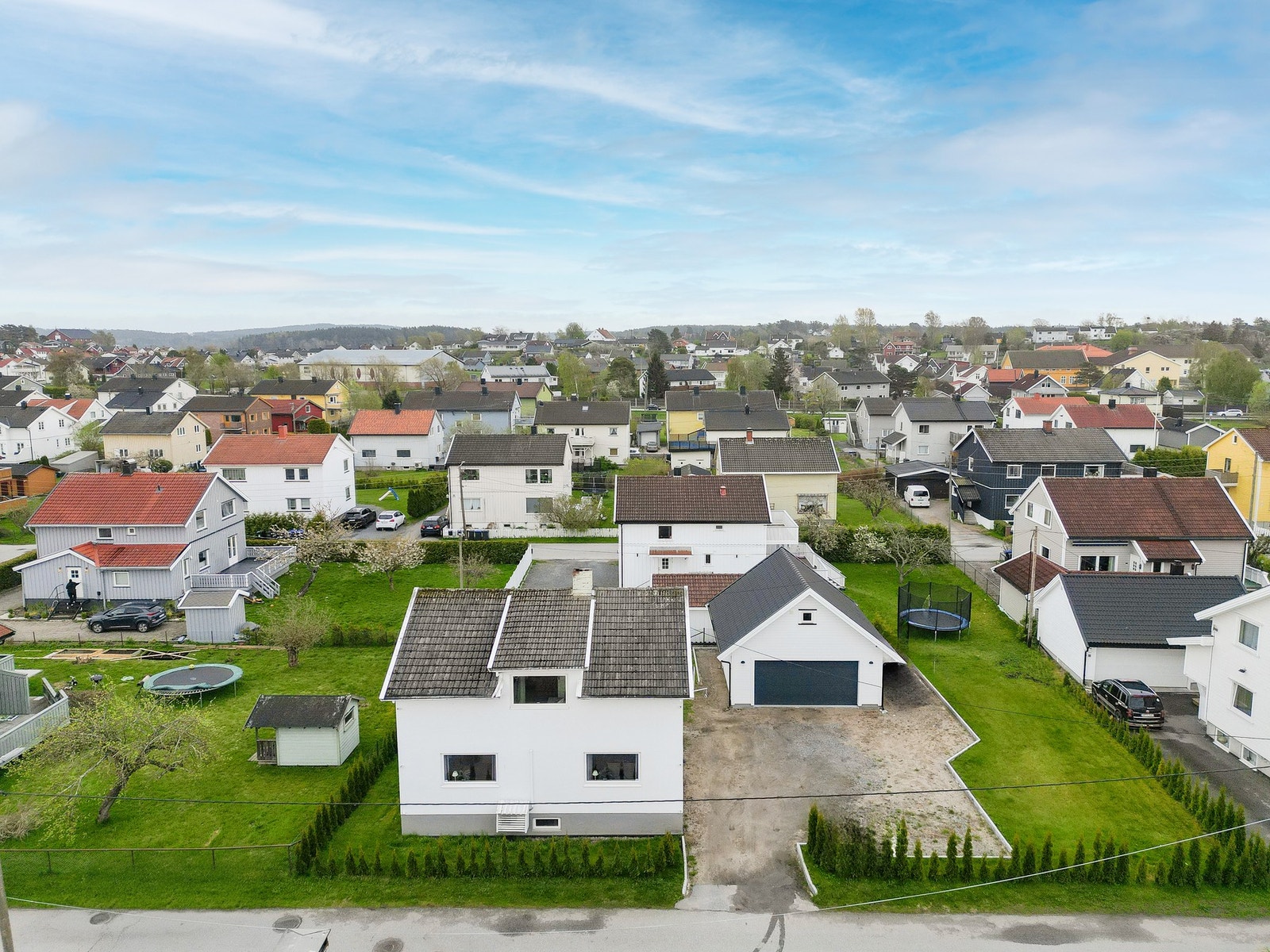 Dette er en fin oppusset familiebolig - velkommen til Dr.Ellertsens vei 12. Galleribilde