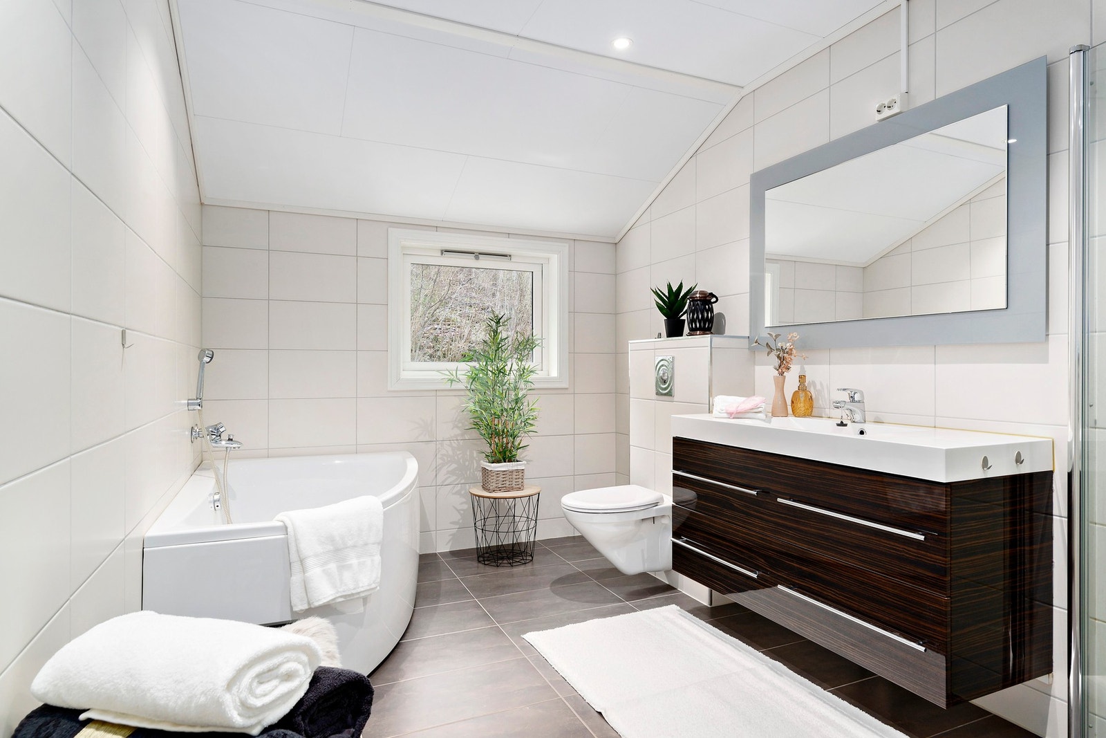 Og når du får tid kan du unne deg en stund i badekaret - riktig god fornøyelse. Galleribilde