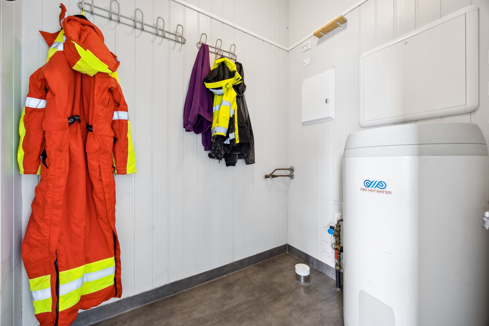 Teknisk rom/bod ved inngangsparti Galleribilde