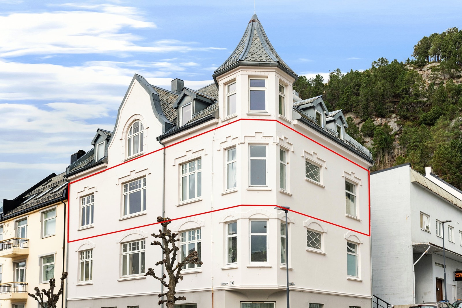 Leiligheten ligger i hjertet av Ålesund sentrum med gåavstand til alt byen har å by på Galleribilde