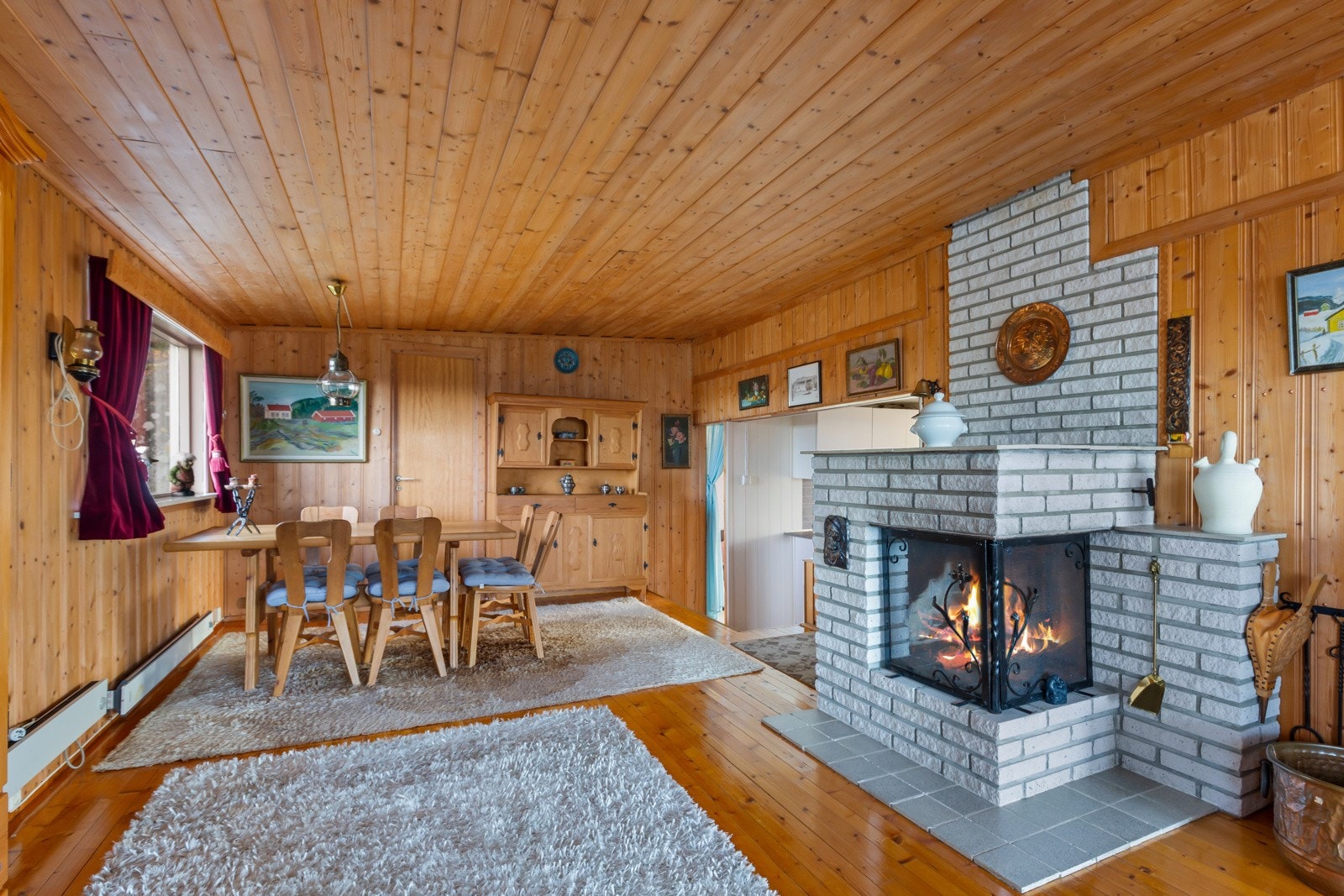 Pen peisovn i stue Galleribilde