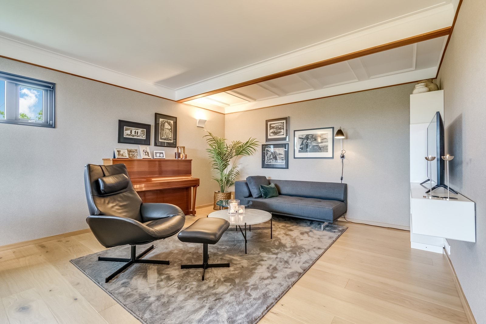 TV krok i storstua Galleribilde