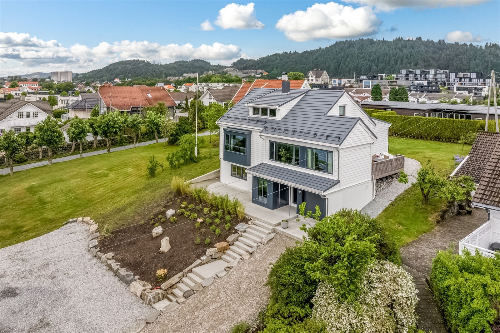 Modernisert kvalitetshus tegnet av Hesseberg Galleribilde