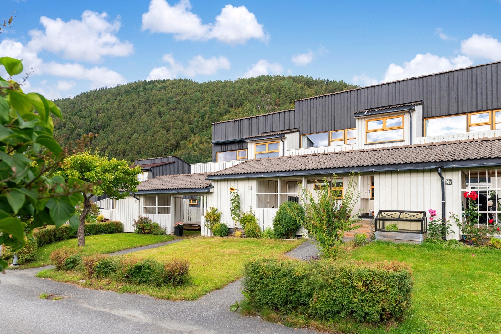 Fasade. Et svært sosialt borettslag! Galleribilde