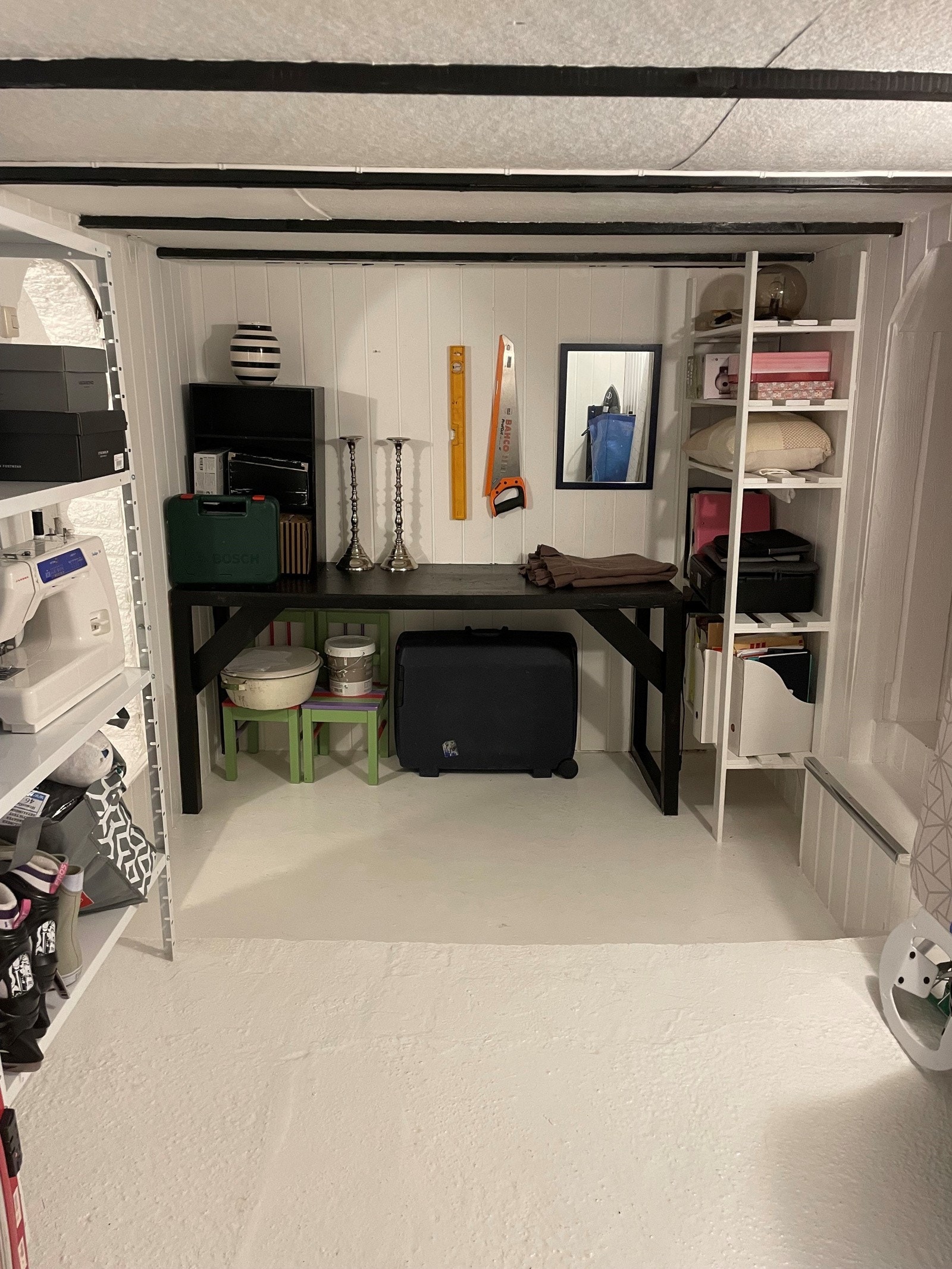 Lagring i kjeller. God plass. Galleribilde