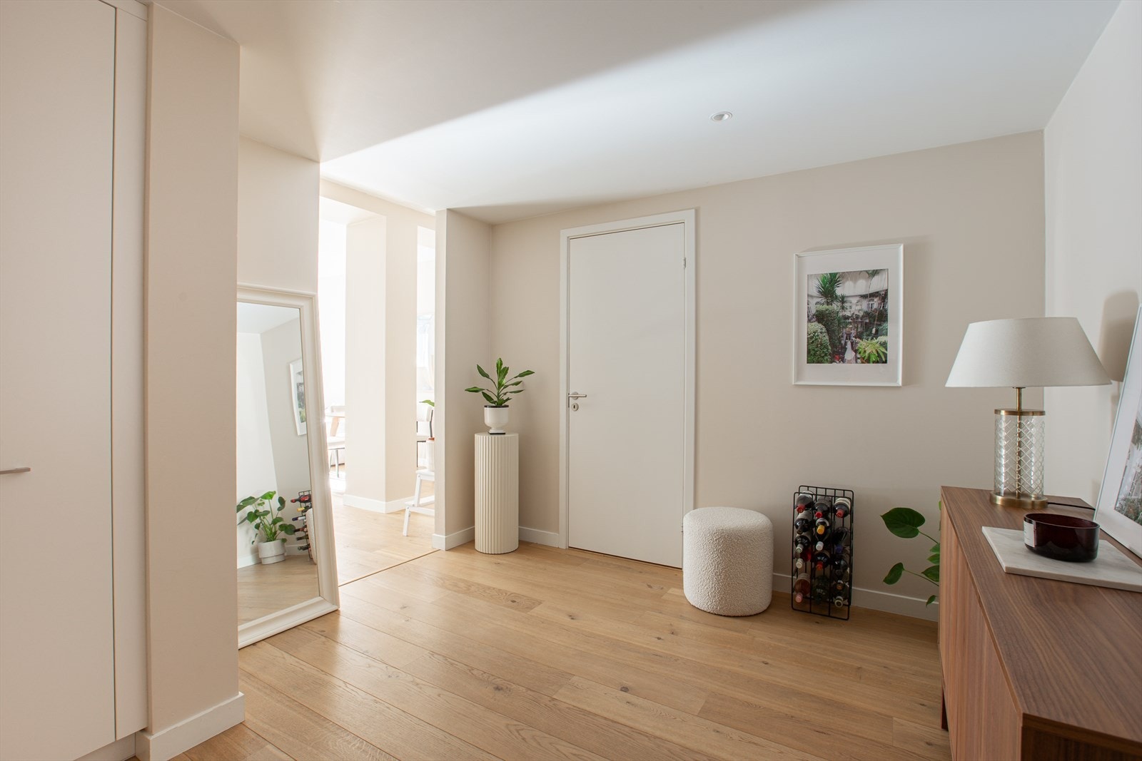 Entreen er også malt i lune og tidløse farger - velkommen inn! Galleribilde