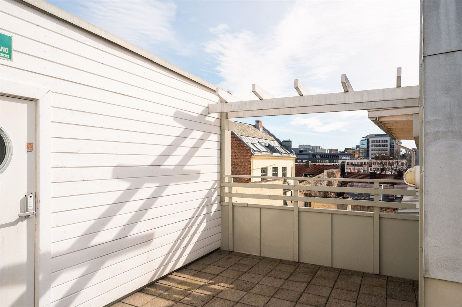 På takterrassen her du gode solforhold og grillmuligheter Galleribilde