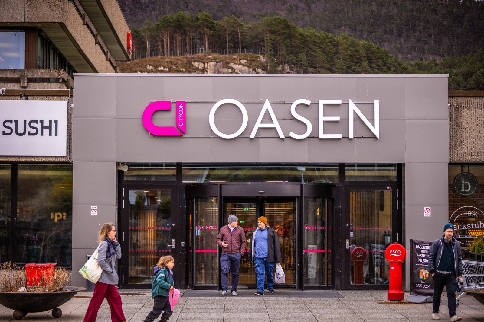 Gangavstand også til Oasen som tilbyr alle daglige servicetilbud Galleribilde