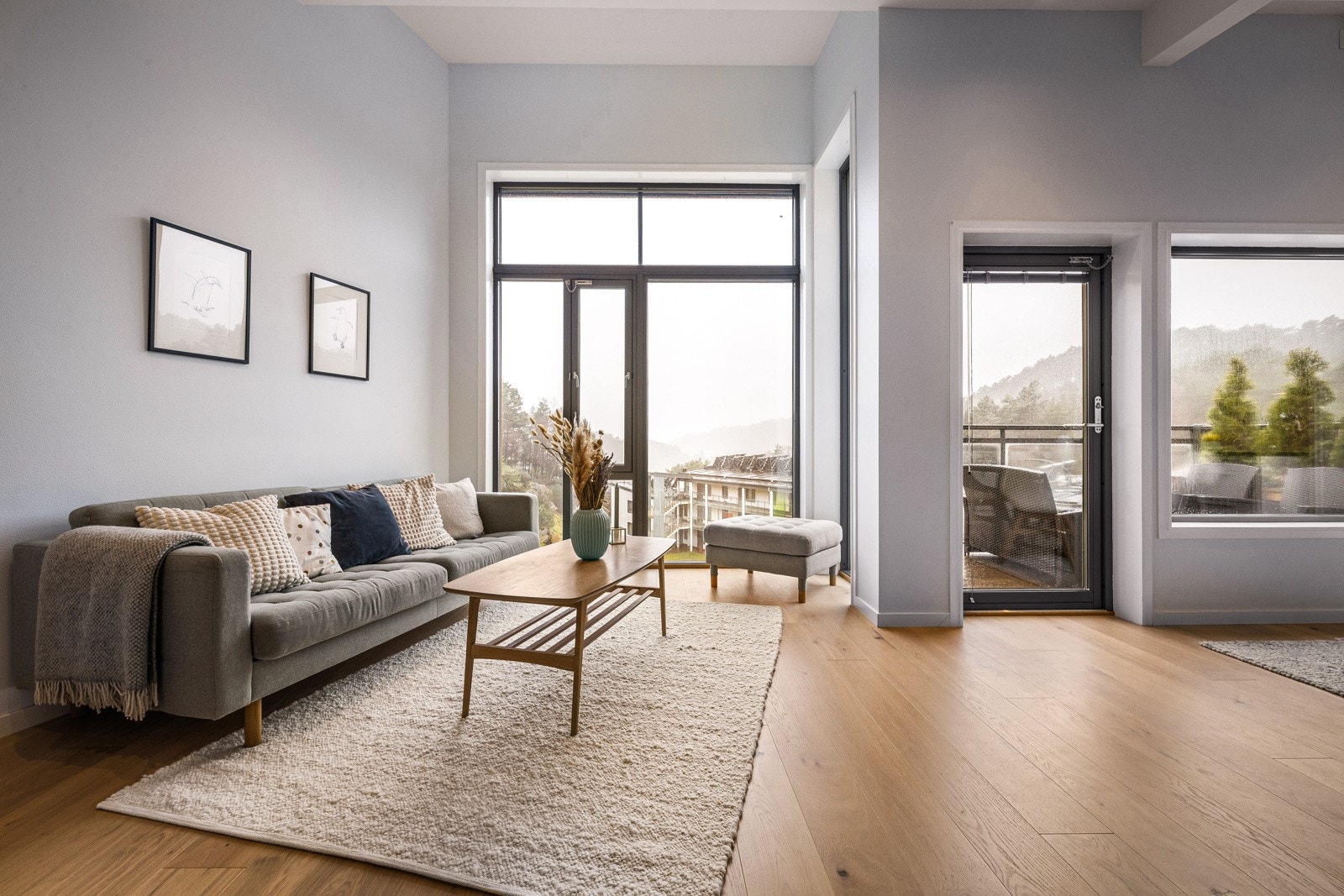 Utgang til balkong fra stue Galleribilde