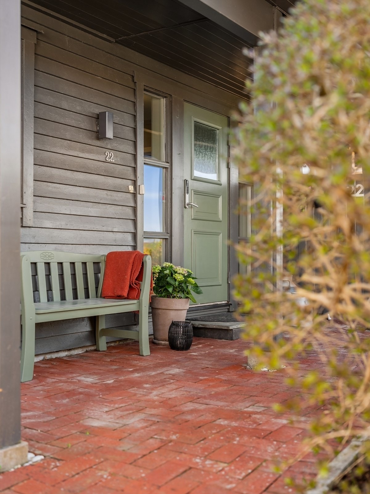 Takoverbygget inngangsparti. Galleribilde