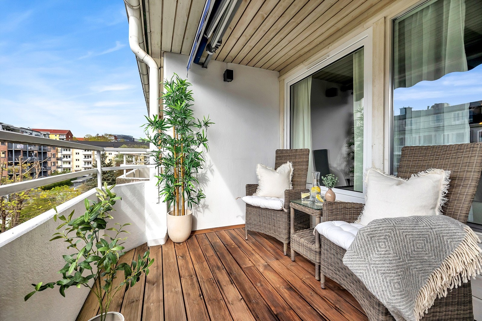 Overbygget balkong med solskjerming Galleribilde