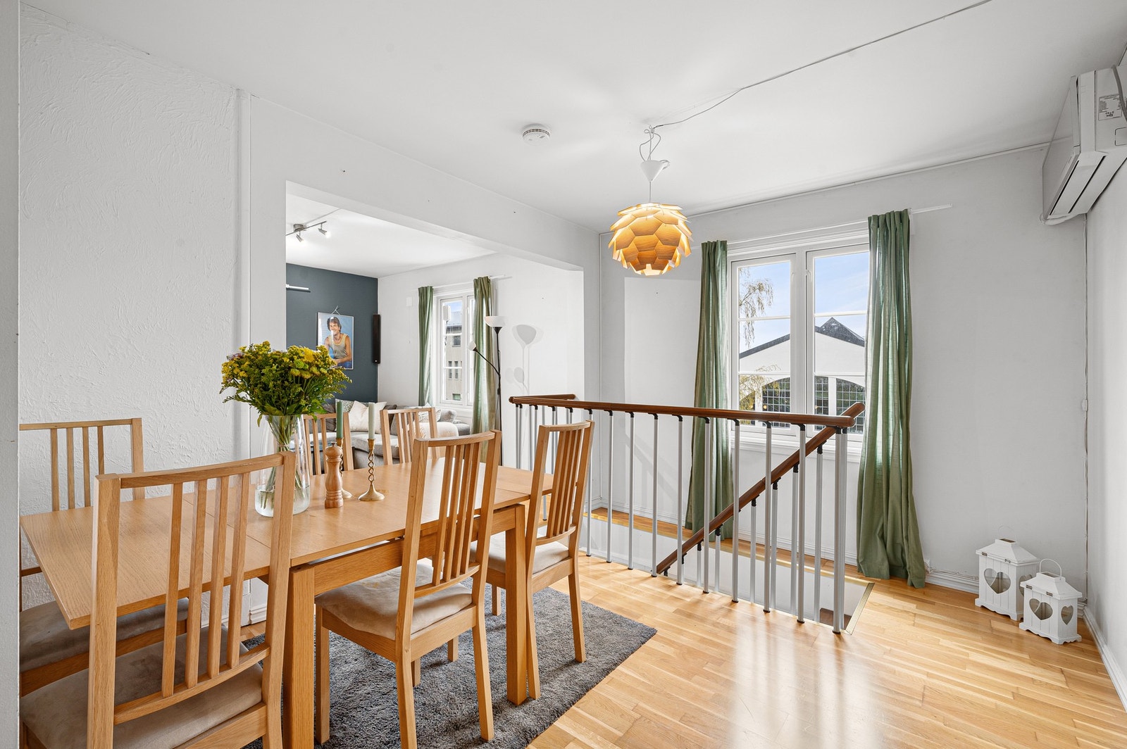 Boligen har installert varmepumpe som et energibesparende oppvarmingsalternativ. Galleribilde