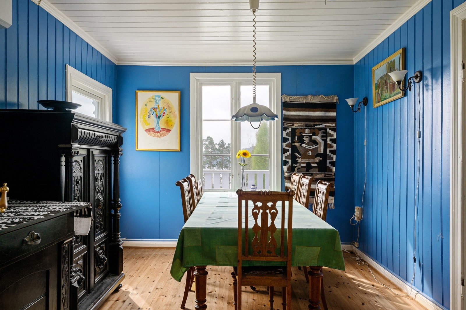 God plass til middagsgjester. Galleribilde