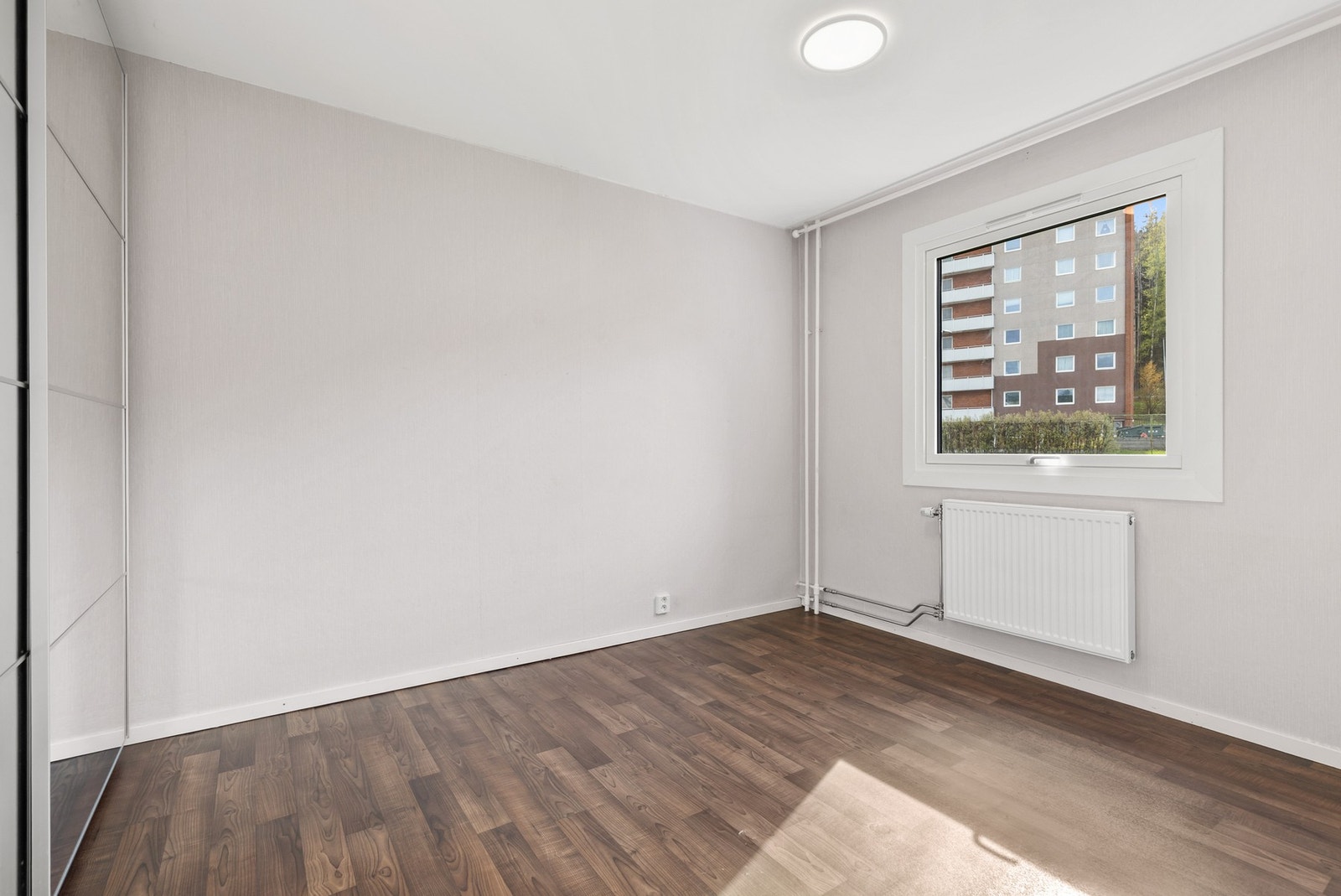 Leiligheten har totalt to soverom beliggende i hver sin ende av leiligheten Galleribilde