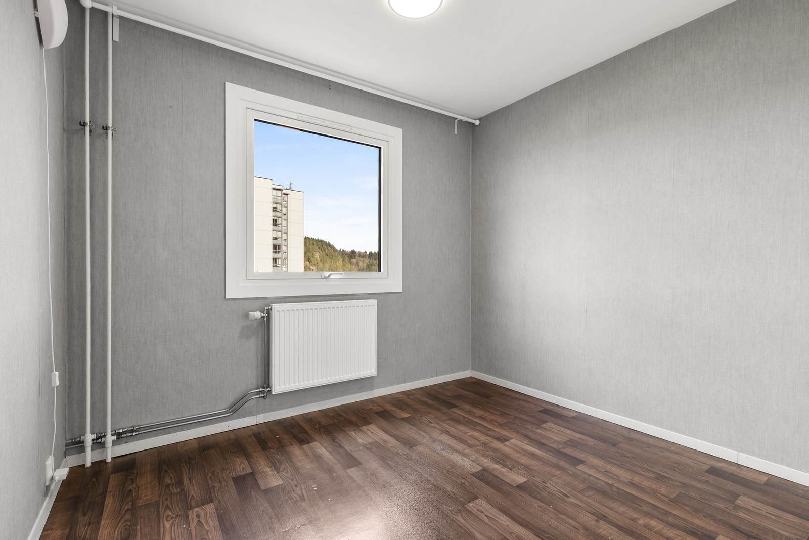 Soverom 2 er også av fin størrelse og kan egne seg godt som barnerom, gjesterom eller hjemmekontor Galleribilde