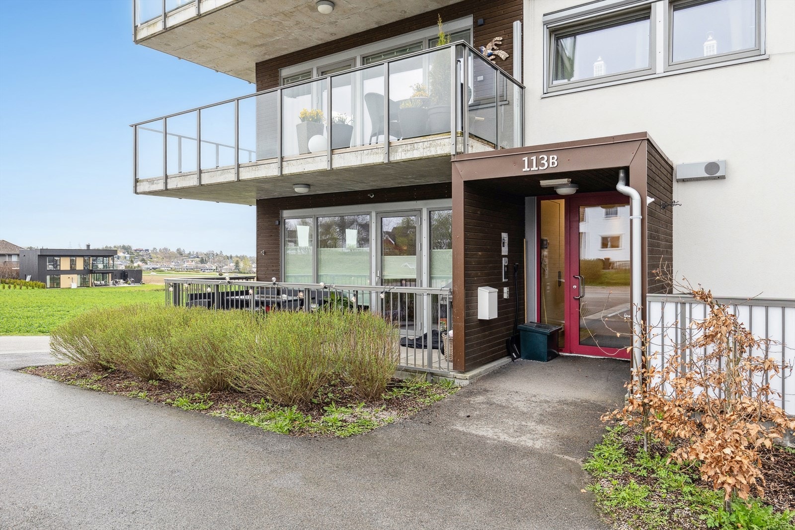 Adkomstparti fra nordsiden av bygget. Galleribilde