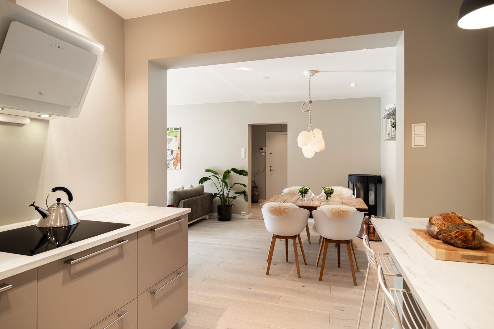 Med boligen følger totalt 3 boder. 2 i samme etasje og 1 på loft. Galleribilde