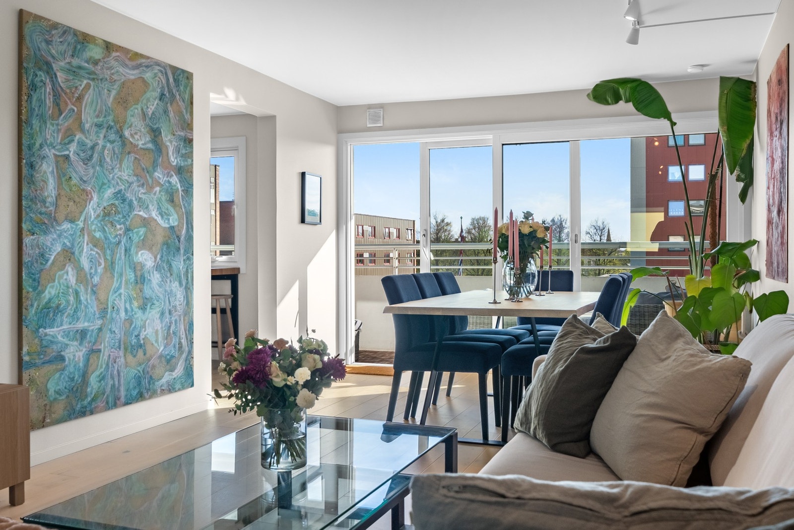 Fra stuen går vi videre inn til kjøkkenet. Galleribilde