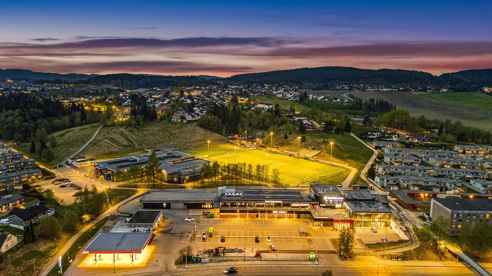 Skjetten Senter, stadion og Gjellerås barneskole ligger ca. 4 minutters gangavstand fra boligen! Galleribilde