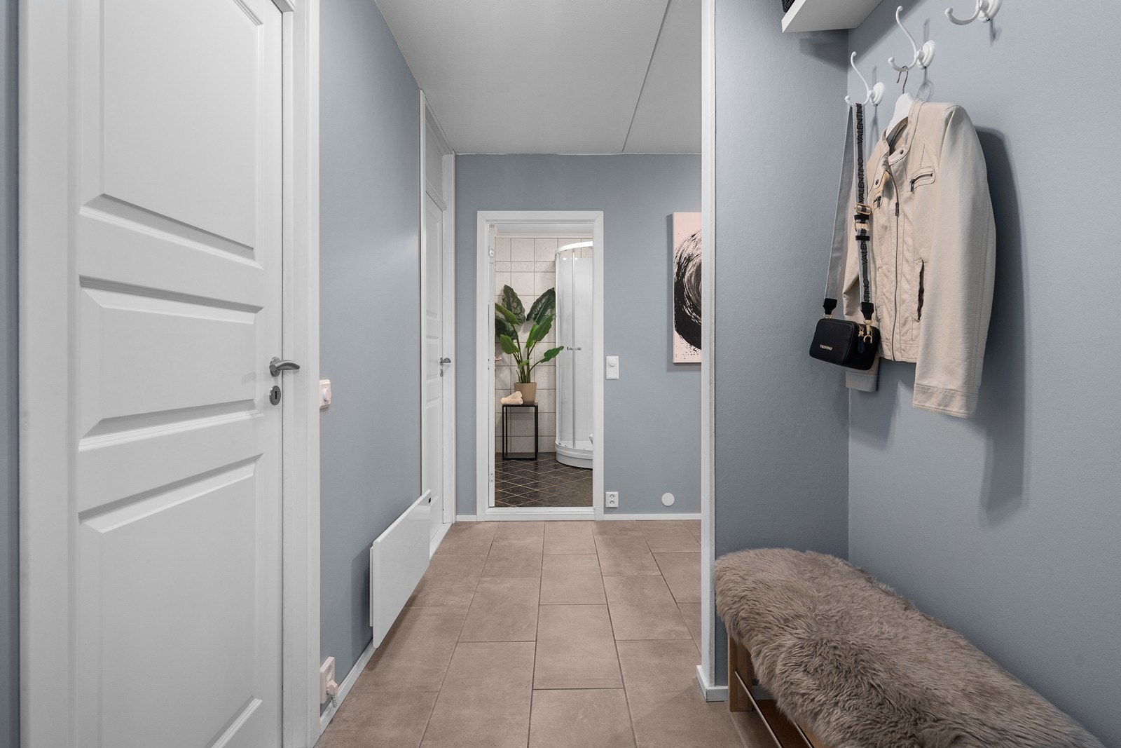 En innbydende entre ønsker deg velkommen inn! Galleribilde