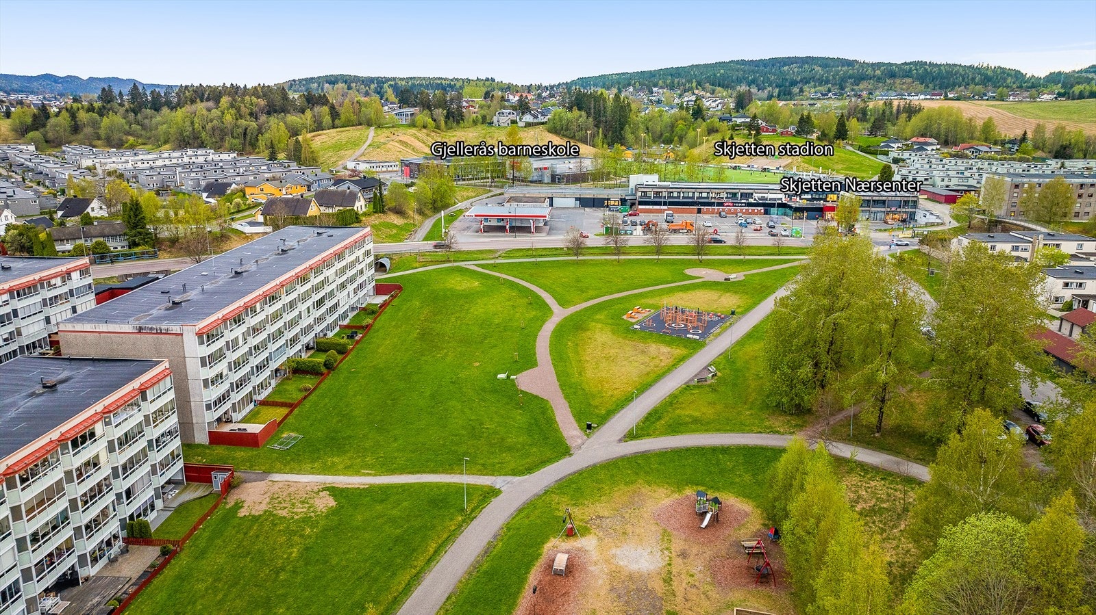 Grønne og flotte omgivelser rundt Riihimäkiveien ved våren. Kort gangavstand til det meste i hverdagen! Galleribilde