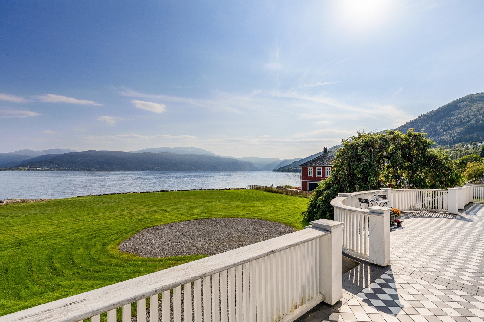 ... her kan ein nyte lange soldagar... Galleribilde