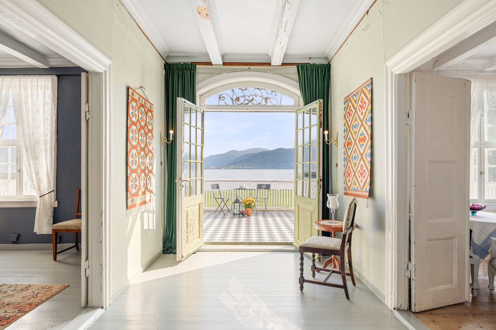 Eigedommen er jamnleg vedlikhalde og har bevart sitt ærverdige preg. Galleribilde