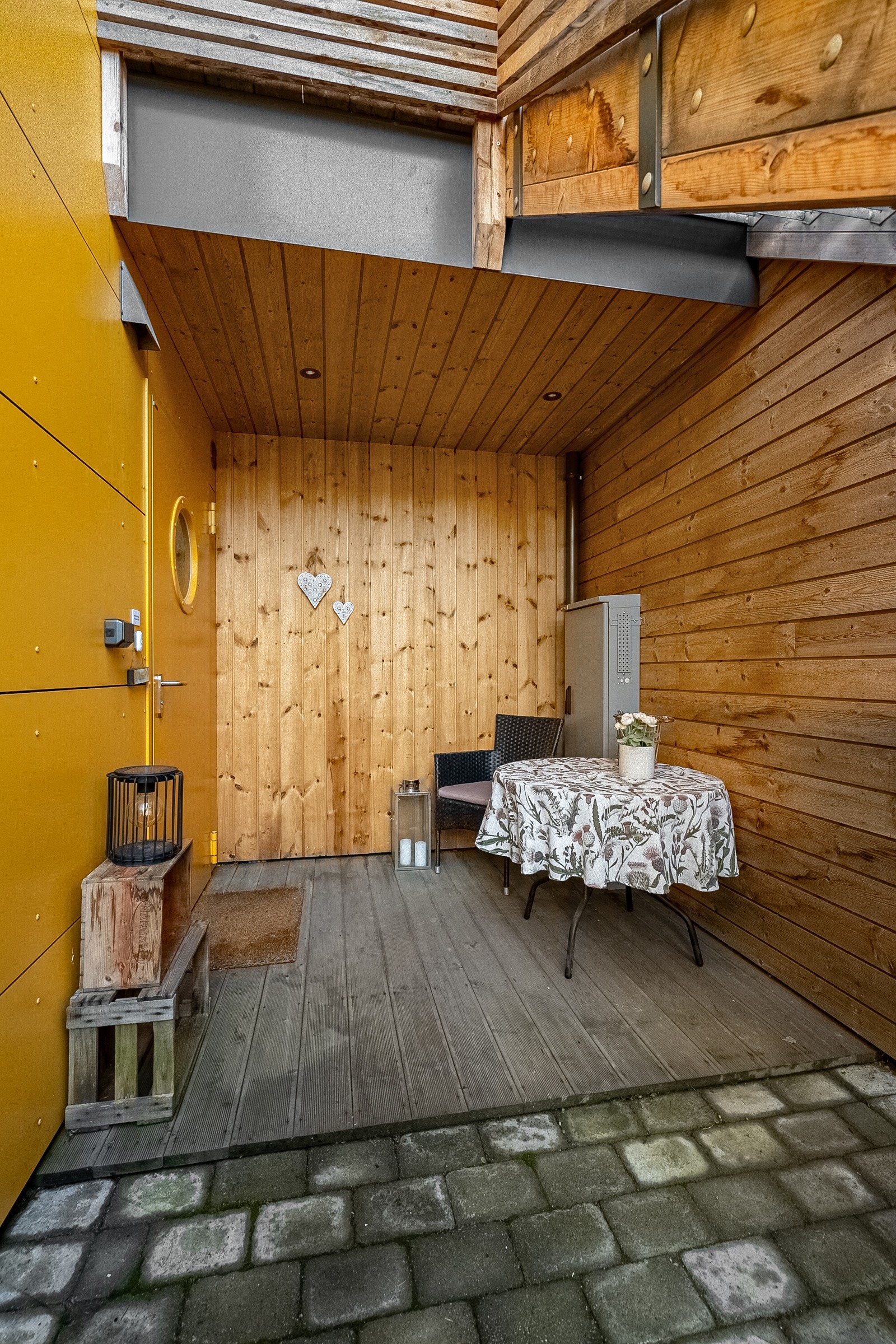 Overbygd inngangsparti. Galleribilde